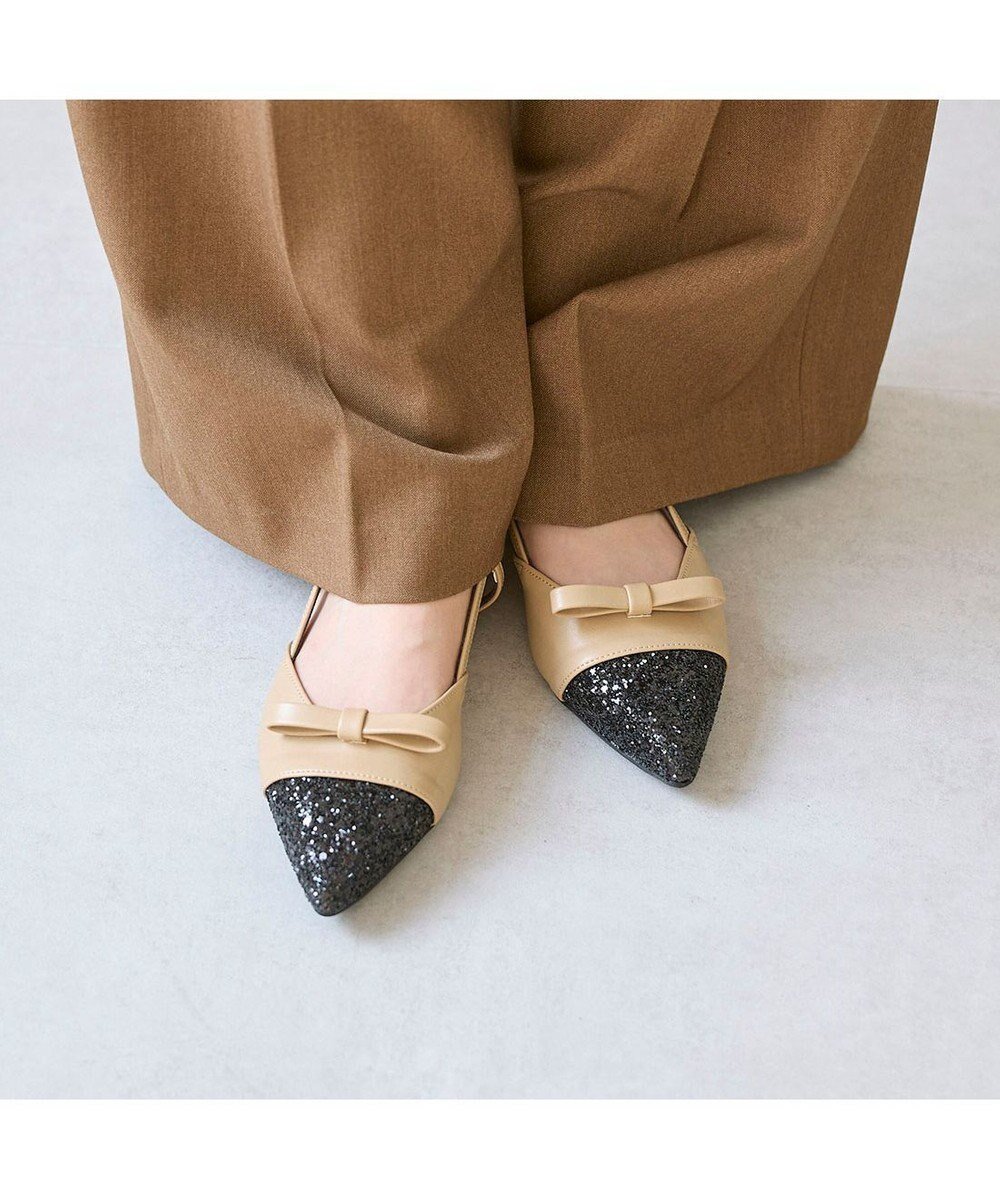 【モード エ ジャコモ/MODE ET JACOMO】のcarino グリッターコンビフラットシューズ インテリア・キッズ・メンズ・レディースファッション・服の通販 founy(ファニー) 　ファッション　Fashion　レディースファッション　WOMEN　クール　Cool　グリッター　Glitter　シューズ　Shoes　シンプル　Simple　スタイリッシュ　Stylish　フェミニン　Feminine　フォルム　Form　フラット　Flat　ポインテッド　Pointed　リボン　Ribbon　エレガント 上品　Elegant　日本製　Made In Japan　ベージュコンビ|ID: prp329100004535827 ipo3291000000032053322