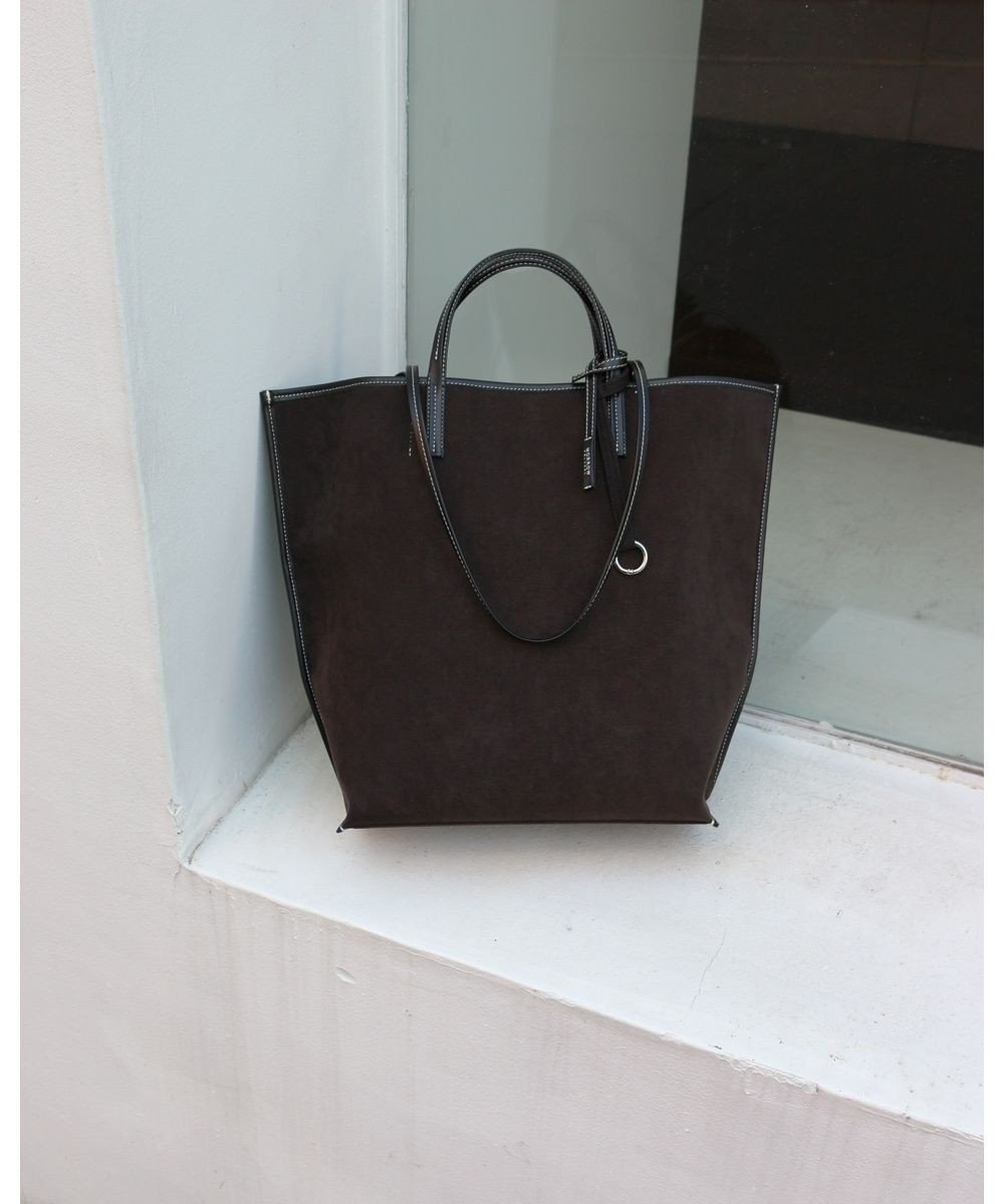 【モローバイサンク/MORROW by thank】の【A4サイズトートバッグ対応・軽い】VIVIAN MIDDLE インテリア・キッズ・メンズ・レディースファッション・服の通販 founy(ファニー) 　ファッション　Fashion　レディースファッション　WOMEN　バッグ　Bag　キャンバス　Canvas　傘　Umbrella　軽量　Lightweight　ショルダー　Shoulder　シンプル　Simple　スエード　Suede　スタンダード　Standard　財布　Wallet　定番　Standard　フォルム　Form　ポケット　Pocket　マグネット　Magnet　NEW・新作・新着・新入荷　New Arrivals　おすすめ　Recommend　日本製　Made In Japan　エレガント 上品　Elegant　ビジネス 仕事 通勤　Business　ASスエード ブラック|ID: prp329100004536353 ipo3291000000032056062