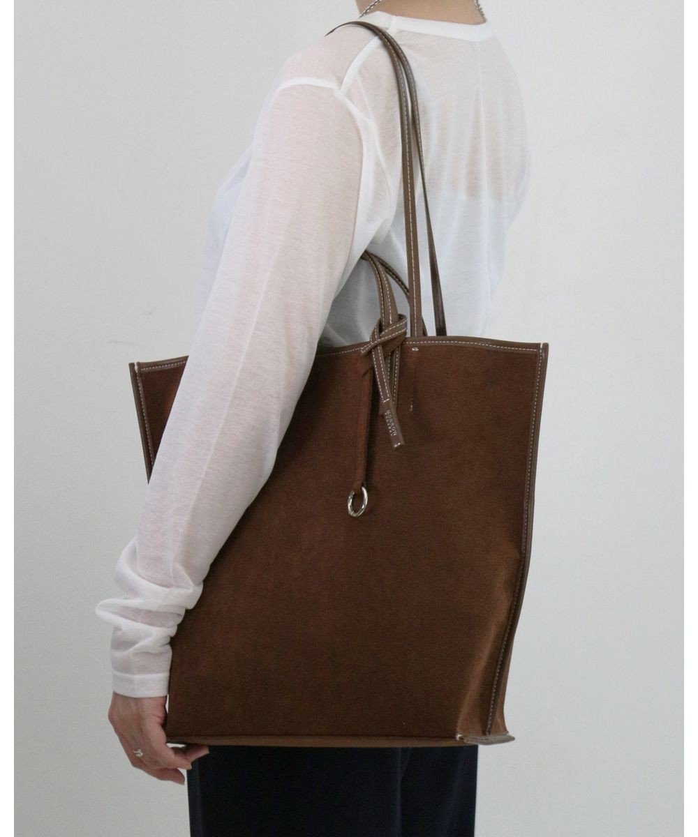 【モローバイサンク/MORROW by thank】の【A4サイズトートバッグ対応・軽い】VIVIAN MIDDLE インテリア・キッズ・メンズ・レディースファッション・服の通販 founy(ファニー) 　ファッション　Fashion　レディースファッション　WOMEN　バッグ　Bag　キャンバス　Canvas　傘　Umbrella　軽量　Lightweight　ショルダー　Shoulder　シンプル　Simple　スエード　Suede　スタンダード　Standard　財布　Wallet　定番　Standard　フォルム　Form　ポケット　Pocket　マグネット　Magnet　NEW・新作・新着・新入荷　New Arrivals　おすすめ　Recommend　日本製　Made In Japan　エレガント 上品　Elegant　ビジネス 仕事 通勤　Business　ASスエード ブラウン|ID: prp329100004536353 ipo3291000000032056064