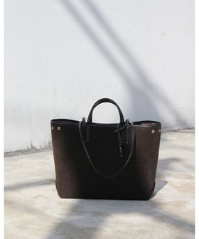 【モローバイサンク/MORROW by thank】の【A4サイズ対応・軽い】VIVIAN OBLONG 人気、トレンドファッション・服の通販 founy(ファニー) ファッション Fashion レディースファッション WOMEN バッグ Bag キャンバス Canvas 傘 Umbrella 軽量 Lightweight ショルダー Shoulder シンプル Simple スエード Suede スタンダード Standard 財布 Wallet 定番 Standard フォルム Form ポケット Pocket マグネット Magnet NEW・新作・新着・新入荷 New Arrivals 日本製 Made In Japan エレガント 上品 Elegant ビジネス 仕事 通勤 Business |ID:prp329100004536357