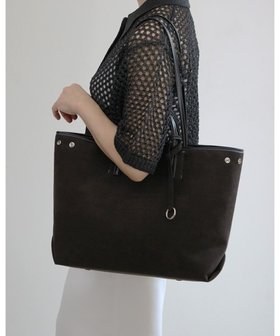 【モローバイサンク/MORROW by thank】の【A4サイズ対応・軽い】VIVIAN OBLONG 人気、トレンドファッション・服の通販 founy(ファニー) ファッション Fashion レディースファッション Fashion for Women バッグ Bags キャンバス Canvas, Canvas Fabric 傘 Umbrella, Parasol 軽量 Lightweight, Ultra Light ショルダー Shoulder, Shoulder Strap シンプル Simple, Minimal スタンダード Standard, Basic 財布 Wallet, Purse 定番 Standard, Basic Item フォルム Silhouette, Form ポケット Pocket, Pocket Detail マグネット Magnet, Magnetic Closure 日本製 Made In Japan エレガント 上品 Elegant ビジネス 仕事 通勤 Business / Work / Commuting |ID:prp329100004536357