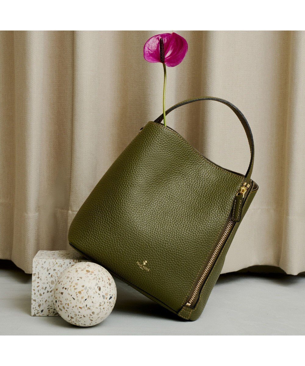 【ペレボルサ/PELLE BORSA】の2ウェイショルダーバッグ Reinette レネット 4741 人気、トレンドファッション・服の通販 founy(ファニー) 　ファッション　Fashion　レディースファッション　Fashion for Women　コンビ　Combo, Combination Style　ショルダー　Shoulder, Shoulder Strap　スマート　Smart, Elegant　スリット　Slit, Slit Detail　フォルム　Silhouette, Form　ポケット　Pocket, Pocket Detail　マグネット　Magnet, Magnetic Closure　 other-1|ID: prp329100004537332 ipo3291000000036084667