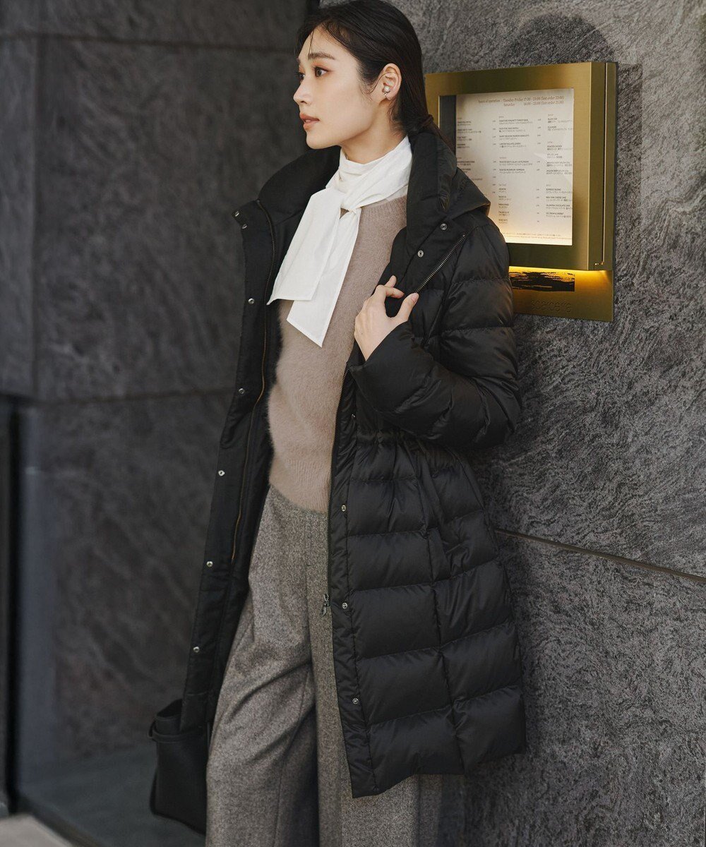 【23区/NIJYUSANKU】の【VERY掲載/新色追加】シレータフタ ロング ダウンコート 人気、トレンドファッション・服の通販 founy(ファニー) 　雑誌掲載アイテム　Magazine Picks & Fashion Features　ファッション雑誌　Fashion Magazines　ヴェリィ　VERY　ファッション　Fashion　レディースファッション　Fashion for Women　アウター　Coat / Outerwear Collection　コート・ロングコート・ピーコート　Long Coats, Peacoats & More　レディースジャケット・軽アウター　Jackets　ダウンジャケット・軽量ダウン　Warm & Lightweight Down Jackets　洗える　Machine Washable　コンパクト　Compact, Small Size　軽量　Lightweight, Ultra Light　12月号　December Issue　シャーリング　Shirring, Ruched　ショート　Short, Short Length　ジャケット　Jacket, Outerwear　雑誌　Magazine, Fashion Magazine　タフタ　Taffeta, Structured Fabric　ダウン　Down, Puffer　人気　Popular, Best Seller　ハイネック　High Neck, Mock Neck　バランス　Balance, Style Balance　フェザー　Feather, Feather Detail　ベーシック　Basic, Essential　ミドル　Middle Length, Mid Height　ロング　Long, Long-Length　冬　Winter / This Winter　A/W・秋冬　Autumn/Winter　エレガント 上品　Elegant　 other-1|ID: prp329100004537335 ipo3291000000034827683