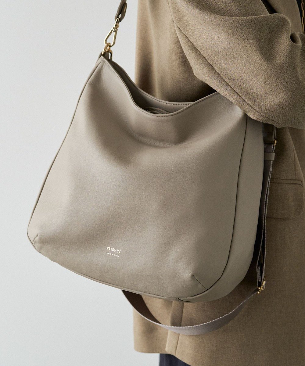 【ラシット/russet】のソフトレザーラージショルダーバッグ(CE-1392) インテリア・キッズ・メンズ・レディースファッション・服の通販 founy(ファニー) 　ファッション　Fashion　レディースファッション　Fashion for Women　傘　Umbrella, Parasol　軽量　Lightweight, Ultra Light　シンプル　Simple, Minimal　財布　Wallet, Purse　タオル　Towel, Bath Towel　定番　Standard, Basic Item　手帳　Planner, Notebook　人気　Popular, Best Seller　ハンカチ　Handkerchief, Hanky　ポケット　Pocket, Pocket Detail　ポーチ　Pouch, Small Case　マグネット　Magnet, Magnetic Closure　再入荷　Restock / Back in Stock　おすすめ　Recommended / Our Picks　日本製　Made In Japan　エレガント 上品　Elegant　GrayBeige|ID: prp329100004537342 ipo3291000000033580644