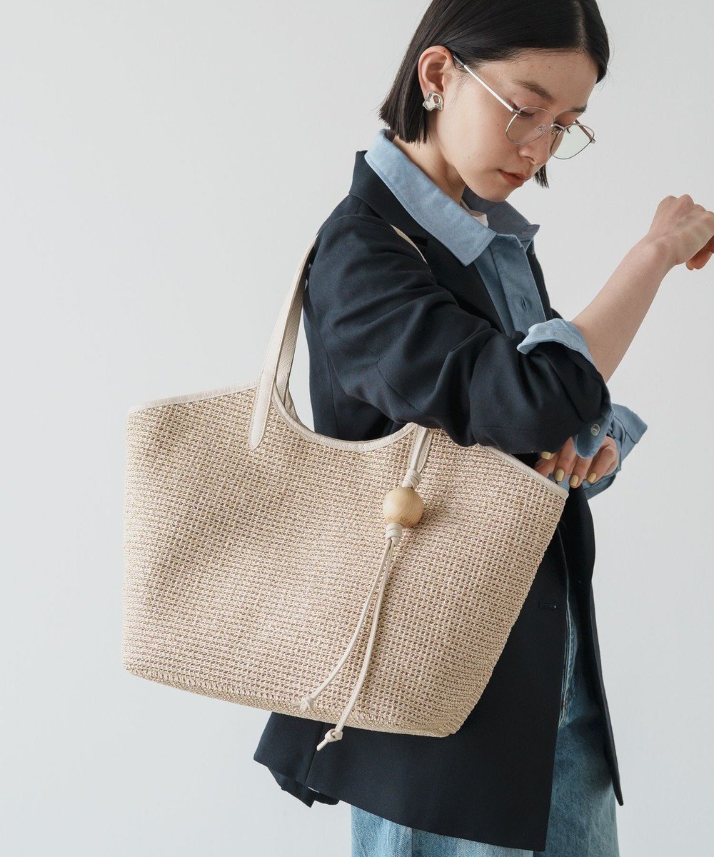 【ラシット/russet】の《russet×BEARDSLEYコラボ第2弾》カゴトートバッグ(CE-1530) インテリア・キッズ・メンズ・レディースファッション・服の通販 founy(ファニー) 　ファッション　Fashion　レディースファッション　WOMEN　バッグ　Bag　春　Spring　コラボ　Collaboration　コレクション　Collection　軽量　Lightweight　スマート　Smart　財布　Wallet　チャーム　Charm　デニム　Denim　定番　Standard　人気　Popularity　ハンド　Hand　フォルム　Form　プリント　Print　ポケット　Pocket　ラフィア　Raffia　ワンポイント　One Point　ワーク　Work　S/S・春夏　Ss・Spring/Summer　再入荷　Restock/Back In Stock/Re Arrival　おすすめ　Recommend　日本製　Made In Japan　夏　Summer　Ivory|ID: prp329100004537349 ipo3291000000032062971