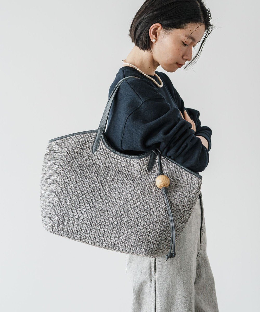 【ラシット/russet】の《russet×BEARDSLEYコラボ第2弾》カゴトートバッグ(CE-1530) インテリア・キッズ・メンズ・レディースファッション・服の通販 founy(ファニー) 　ファッション　Fashion　レディースファッション　WOMEN　バッグ　Bag　春　Spring　コラボ　Collaboration　コレクション　Collection　軽量　Lightweight　スマート　Smart　財布　Wallet　チャーム　Charm　デニム　Denim　定番　Standard　人気　Popularity　ハンド　Hand　フォルム　Form　プリント　Print　ポケット　Pocket　ラフィア　Raffia　ワンポイント　One Point　ワーク　Work　S/S・春夏　Ss・Spring/Summer　再入荷　Restock/Back In Stock/Re Arrival　おすすめ　Recommend　日本製　Made In Japan　夏　Summer　Gray|ID: prp329100004537349 ipo3291000000032062973