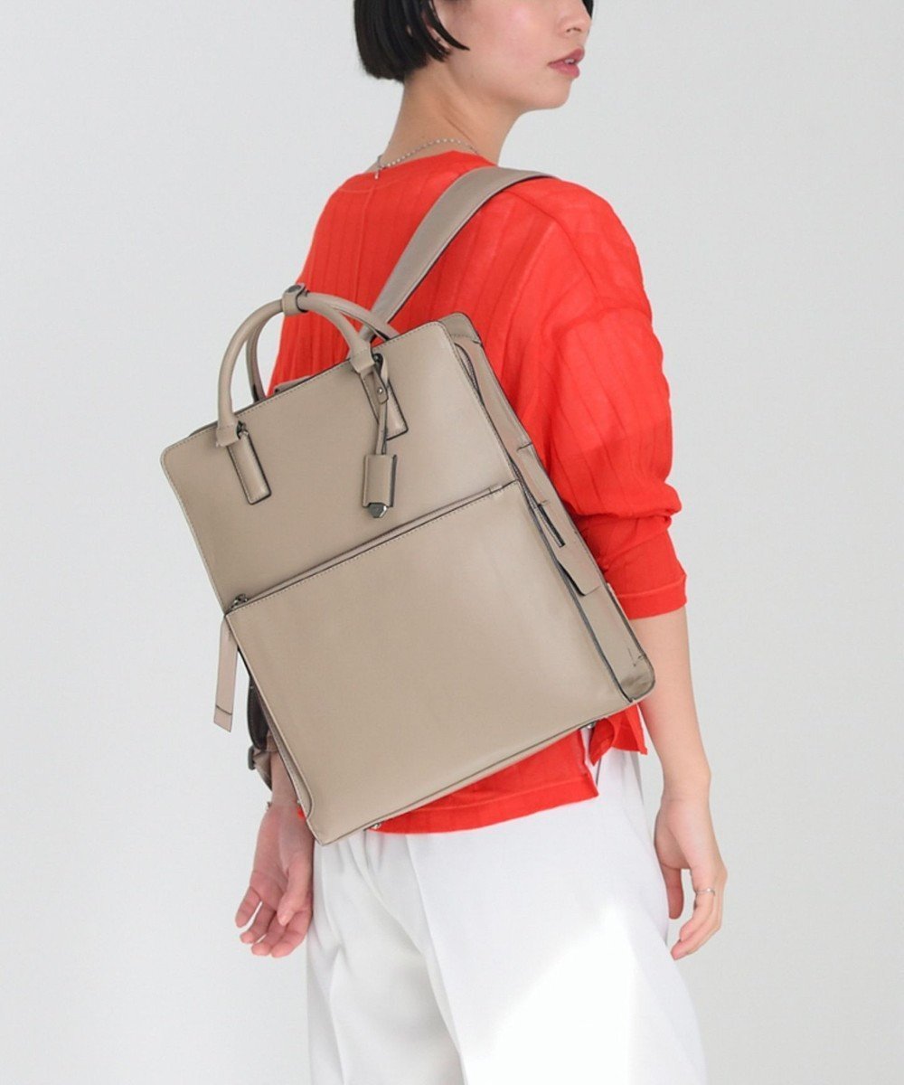 【エースバッグズアンドラゲッジ/ACE BAGS & LUGGAGE】のW .Day Night スペロ 2WAYリュック A4サイズ 15162 ダブルアンドデイナイト スクエアリュック トートバッグ ハンドバッグ インテリア・キッズ・メンズ・レディースファッション・服の通販 founy(ファニー) 　ファッション　Fashion　レディースファッション　WOMEN　バッグ　Bag　コンパクト　Compact　傘　Umbrella　スエード　Suede　スクエア　Square　スーツ　Suit　ダウン　Down　ハンドバッグ　Handbag　フロント　Front　ポケット　Pocket　リュック　Ruck Sack　ワーク　Work　おすすめ　Recommend　ビジネス 仕事 通勤　Business　グレージュ|ID: prp329100004537436 ipo3291000000032136625
