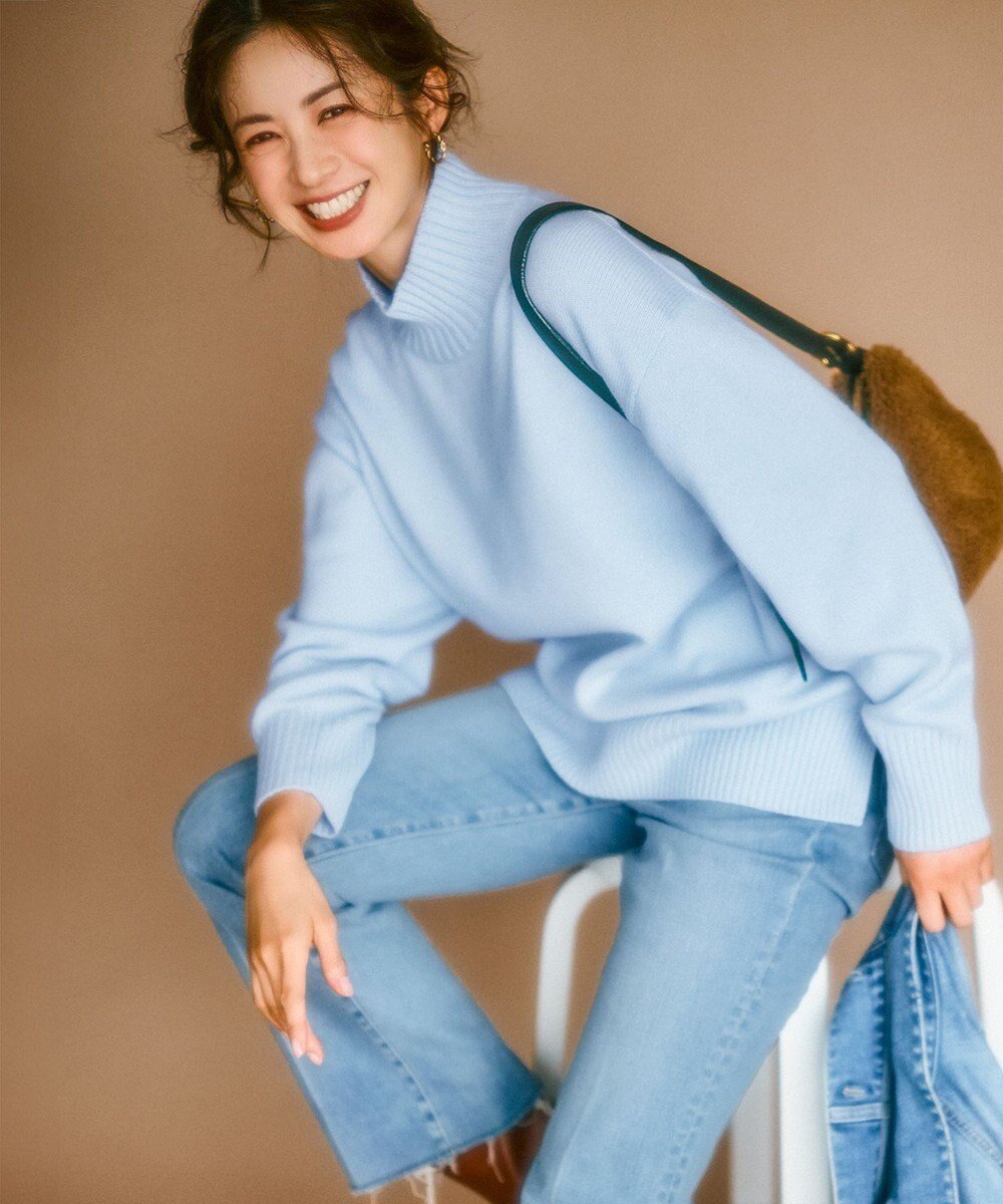 【23区/NIJYUSANKU】の【洗える】カシミヤブレンド ハイネック ニット インテリア・キッズ・メンズ・レディースファッション・服の通販 founy(ファニー) 　ファッション　Fashion　レディースファッション　Fashion for Women　トップス・カットソー　Cut & Sew Tops　ニット　Knit Tops & Sweaters　イエロー　Yellow　イタリア　Italy　洗える　Machine Washable　スリット　Slit, Slit Detail　セーター　Sweater, Knitwear　人気　Popular, Best Seller　ハイネック　High Neck, Mock Neck　バランス　Balance, Style Balance　フロント　Front, Front Design　ベーシック　Basic, Essential　ラウンド　Round, Round Neck　ワンポイント　One Point, Statement Accent　冬　Winter / This Winter　A/W・秋冬　Autumn/Winter　2024年　2024　2024-2025秋冬・A/W　Autumn/Winter 2024–25 AW24–25　サックスブルー系|ID: prp329100004537446 ipo3291000000035548605