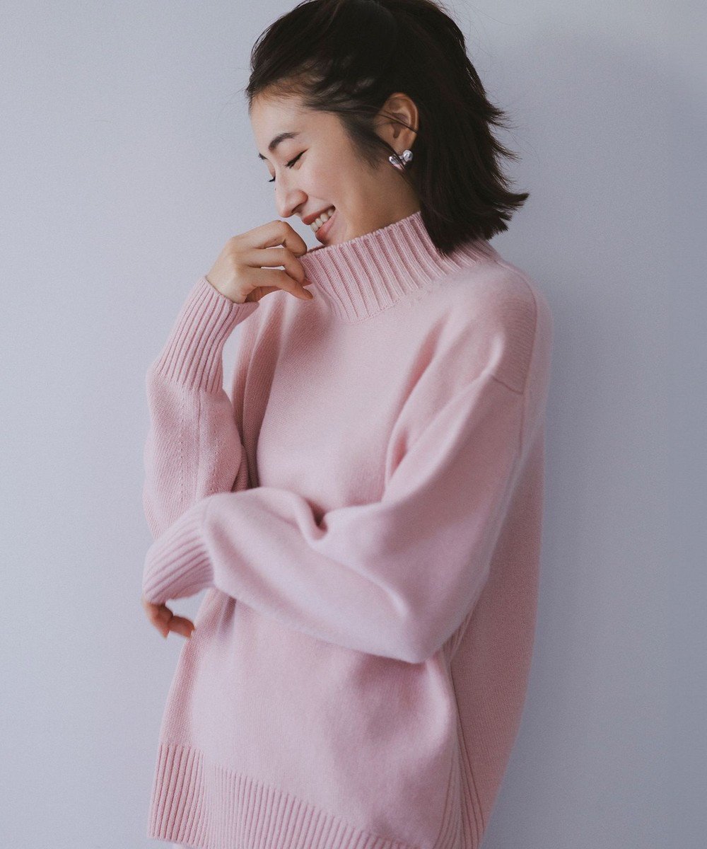 【23区/NIJYUSANKU】の【洗える】カシミヤブレンド ハイネック ニット インテリア・キッズ・メンズ・レディースファッション・服の通販 founy(ファニー) 　ファッション　Fashion　レディースファッション　Fashion for Women　トップス・カットソー　Cut & Sew Tops　ニット　Knit Tops & Sweaters　イエロー　Yellow　イタリア　Italy　洗える　Machine Washable　スリット　Slit, Slit Detail　セーター　Sweater, Knitwear　人気　Popular, Best Seller　ハイネック　High Neck, Mock Neck　バランス　Balance, Style Balance　フロント　Front, Front Design　ベーシック　Basic, Essential　ラウンド　Round, Round Neck　ワンポイント　One Point, Statement Accent　冬　Winter / This Winter　A/W・秋冬　Autumn/Winter　2024年　2024　2024-2025秋冬・A/W　Autumn/Winter 2024–25 AW24–25　ピンク系|ID: prp329100004537446 ipo3291000000035548611