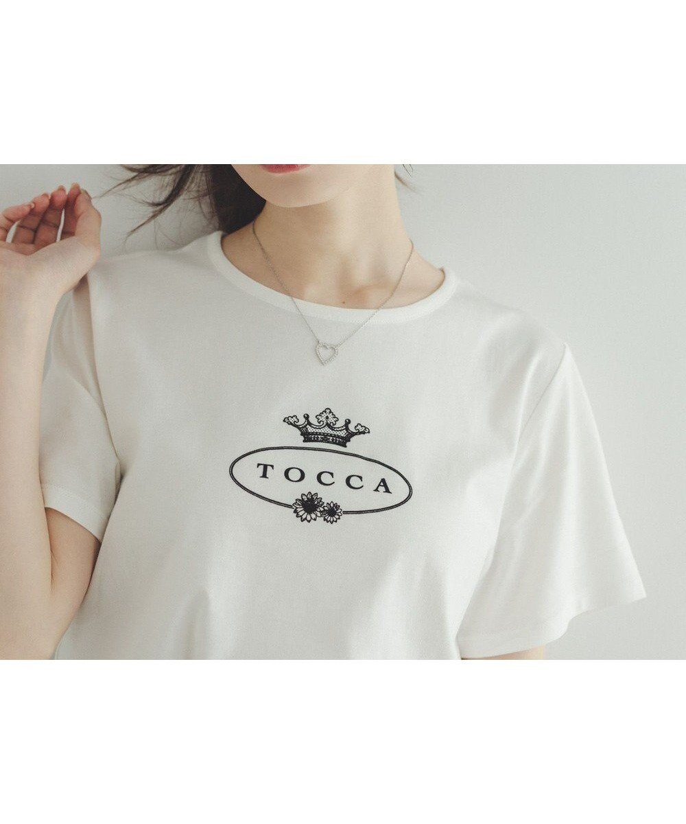 【トッカ/TOCCA】のHALLMARK FLOCKY LOGO TEE Tシャツ インテリア・キッズ・メンズ・レディースファッション・服の通販 founy(ファニー) 　ファッション　Fashion　レディースファッション　Fashion for Women　トップス・カットソー　Cut & Sew Tops　シャツ・ブラウス・オフィスカジュアル　Elegant Blouses & Button-Ups　ロングTシャツ・Tシャツ　Longline T-Shirts & Tees　カットソー・ベーシックTシャツ　Cut-and-Sewn Tops / Stretch Tees & Basics　2025年　2025　2025春夏・S/S　Spring/Summer 2025 SS25　おすすめ　Recommended / Our Picks　カットソー　Cut and Sewn Top　トレンド　Trend, Trending Now　プリント　Print, Printed Pattern　ベルベット　Velvet, Velvety　今季　This Season, Current Season　夏　Summer　定番　Standard, Basic Item　春　Spring　S/S・春夏　SS, Spring/Summer, Warm Season　アイボリー系|ID: prp329100004537722 ipo3291000000033630619