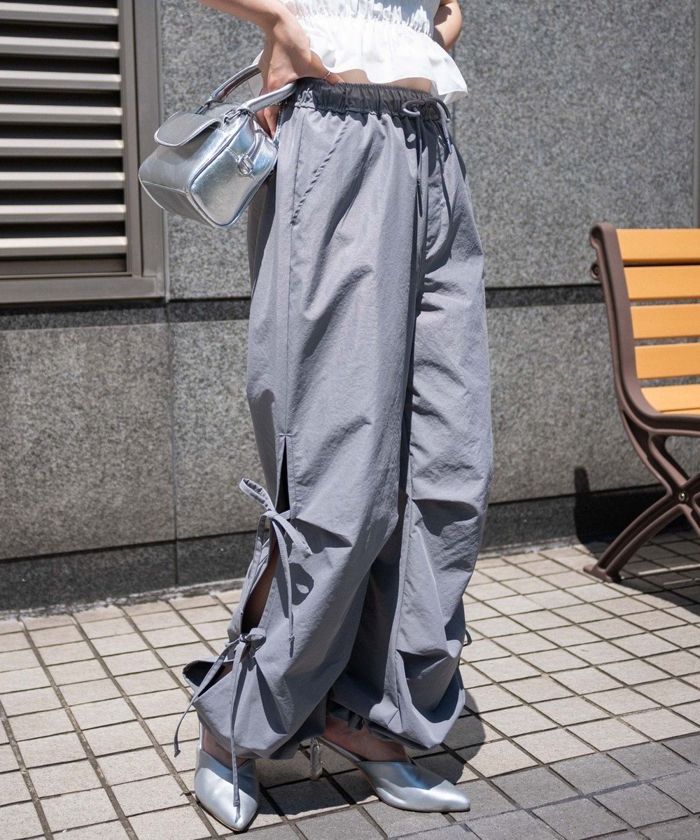 【ウィゴー/WEGO】のサイドリボンパラシュートパンツ インテリア・キッズ・メンズ・レディースファッション・服の通販 founy(ファニー) 　ファッション　Fashion　レディースファッション　WOMEN　パンツ　Pants　おすすめ　Recommend　ガーリー　Girly　スニーカー　Sneakers　スマホ　Smartphone　トレンド　Trend　ボトム　Bottom　リボン　Ribbon　夏　Summer　春　Spring　S/S・春夏　Ss・Spring/Summer　グレー|ID: prp329100004538181 ipo3291000000032199260