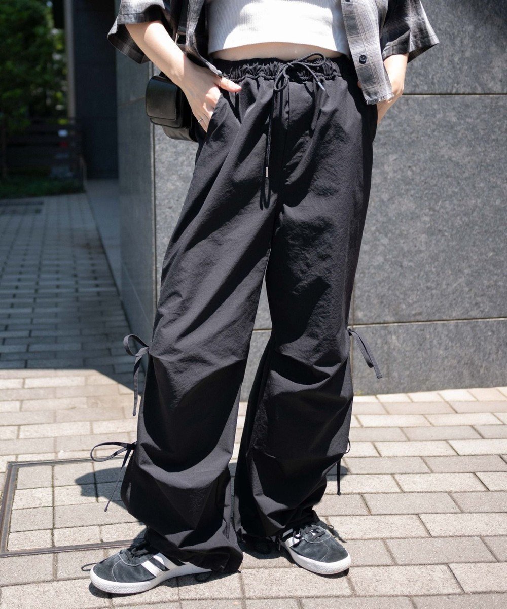 【ウィゴー/WEGO】のサイドリボンパラシュートパンツ インテリア・キッズ・メンズ・レディースファッション・服の通販 founy(ファニー) 　ファッション　Fashion　レディースファッション　WOMEN　パンツ　Pants　おすすめ　Recommend　ガーリー　Girly　スニーカー　Sneakers　スマホ　Smartphone　トレンド　Trend　ボトム　Bottom　リボン　Ribbon　夏　Summer　春　Spring　S/S・春夏　Ss・Spring/Summer　ブラック|ID: prp329100004538181 ipo3291000000032199262