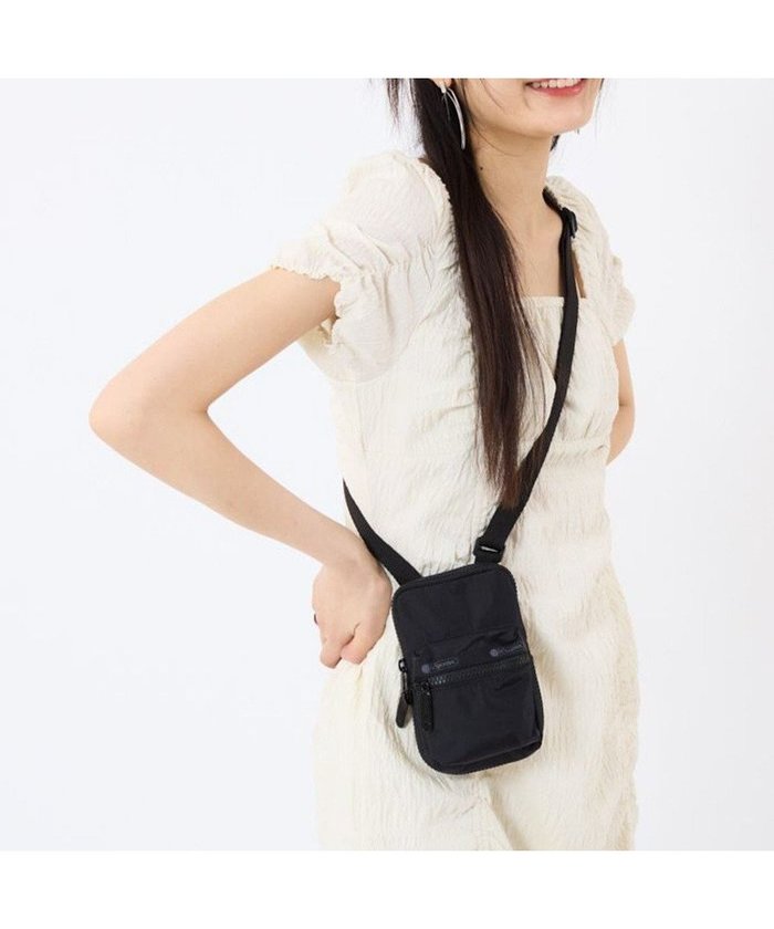 【レスポートサック/LeSportsac】のCARGO PHONE BAG/ブラックカーゴ インテリア・キッズ・メンズ・レディースファッション・服の通販 founy(ファニー) https://founy.com/ ファッション Fashion レディースファッション Fashion for Women クール Cool, Chic コンパクト Compact, Small Size 軽量 Lightweight, Ultra Light ショルダー Shoulder, Shoulder Strap シンプル Simple, Minimal トラベル Travel, Travel Gear プリント Print, Printed Pattern ボックス Boxy, Box Shape ポケット Pocket, Pocket Detail ポシェット Pochette, Mini Bag ミリタリー Military, Army Style リップ Lip, Lip Motif おすすめ Recommended / Our Picks 旅行 Travel スマホショルダーバッグ Smartphone Shoulder Bag |ID: prp329100004538627 ipo3291000000032730633