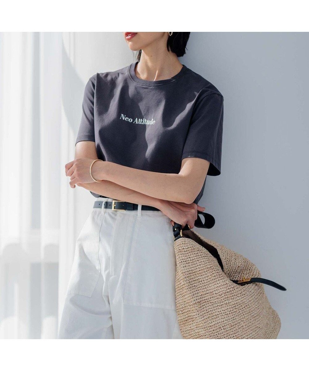 【23区/NIJYUSANKU】の【洗える】Neo Attitude ロゴTシャツ インテリア・キッズ・メンズ・レディースファッション・服の通販 founy(ファニー) 　ファッション　Fashion　レディースファッション　WOMEN　トップス・カットソー　Tops/Tshirt　シャツ/ブラウス　Shirts/Blouses　ロング / Tシャツ　T-Shirts　カットソー　Cut and Sewn　2024年　2024　2024春夏・S/S　Ss,Spring/Summer,2024　カットソー　Cut And Sew　ベーシック　Basic　エレガント 上品　Elegant　再入荷　Restock/Back In Stock/Re Arrival　半袖　Short Sleeve　夏　Summer　春　Spring　S/S・春夏　Ss・Spring/Summer　洗える　Washable　グレー系|ID: prp329100004539462 ipo3291000000032074728
