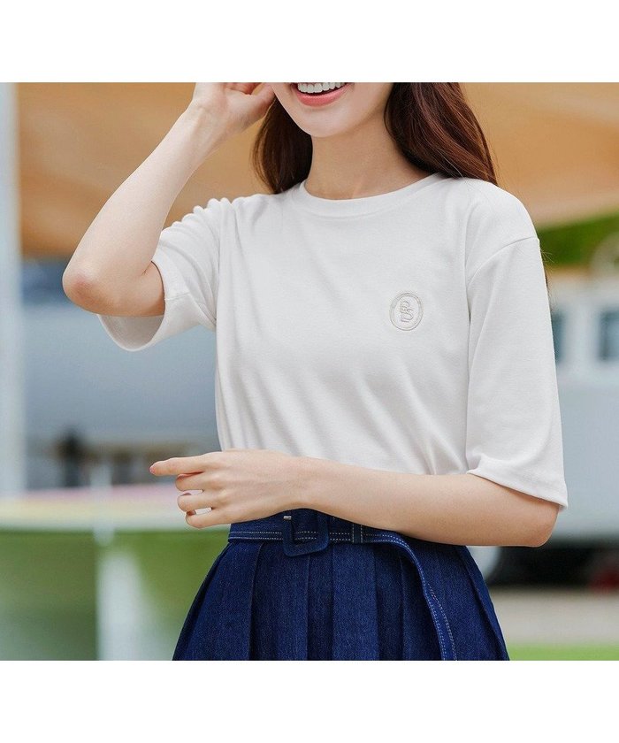 【ティアクラッセ/Tiaclasse】の【洗える】刺繍ロゴカットソーTシャツ インテリア・キッズ・メンズ・レディースファッション・服の通販 founy(ファニー) https://founy.com/ ファッション Fashion レディースファッション WOMEN トップス・カットソー Tops/Tshirt シャツ/ブラウス Shirts/Blouses ロング / Tシャツ T-Shirts カットソー Cut and Sewn アクセサリー Accessories 春 Spring 洗える Washable カットソー Cut And Sew カーディガン Cardigan シンプル Simple チュニック Tunic トレンド Trend プリント Print ポケット Pocket 半袖 Short Sleeve ラウンド Round S/S・春夏 Ss・Spring/Summer 再入荷 Restock/Back In Stock/Re Arrival おすすめ Recommend 夏 Summer エレガント 上品 Elegant NEW・新作・新着・新入荷 New Arrivals ビジネス 仕事 通勤 Business |ID: prp329100004539584 ipo3291000000032075743