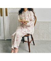 【ワコール/WACOAL】のワコール_リラックス&スリープ パジャマ 長袖 長ズボン 綿100%(本体) レディース KDX510 /ワコール 人気、トレンドファッション・服の通販 founy(ファニー) ファッション Fashion レディースファッション WOMEN トップス・カットソー Tops/Tshirt ギャザー Gather パジャマ Pajamas フリル Frills プリント Print ボトム Bottom リラックス Relax ロマンティック Romantic ローズ Rose エレガント 上品 Elegant 長袖 Long Sleeve |ID:prp329100004539589