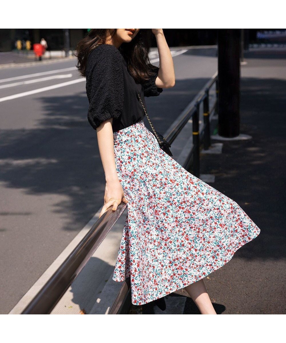 【組曲/KUMIKYOKU】の【23AW】フラワープリント ドラマティック スカート 人気、トレンドファッション・服の通販 founy(ファニー) ファッション Fashion レディースファッション Fashion for Women スカート Skirts クール Cool, Chic コンパクト Compact, Small Size シンプル Simple, Minimal フラワー Flower, Floral フレア Flare, Flared プリント Print, Printed Pattern A/W・秋冬 Autumn/Winter S/S・春夏 SS, Spring/Summer, Warm Season 夏 Summer 2023年 2023 2023-2024秋冬・A/W Autumn/Winter 2023–24 AW23–24 エレガント 上品 Elegant other-1|ID: prp329100004539735 ipo3291000000034605834