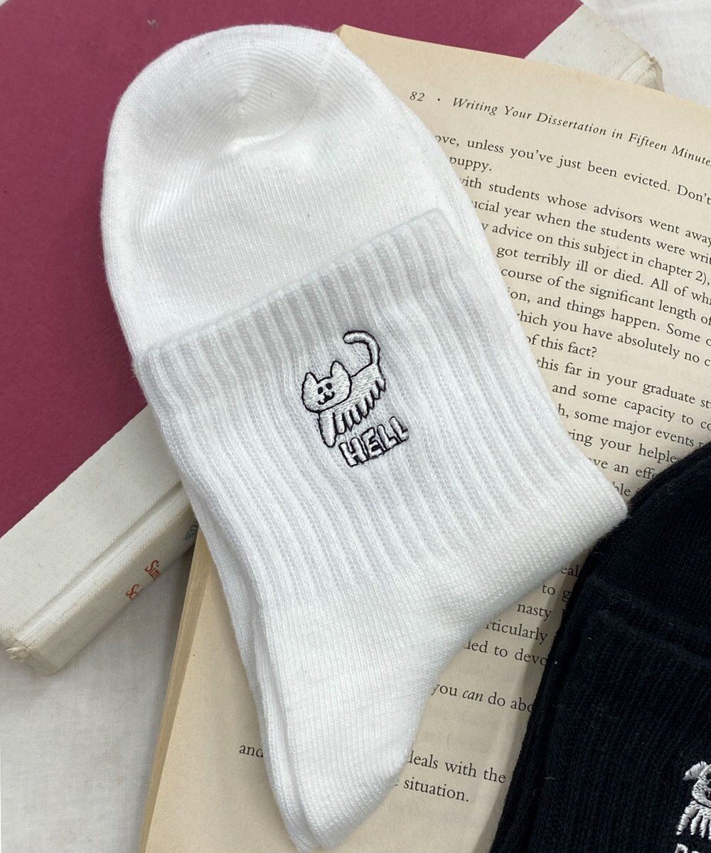 【ウィゴー/WEGO】のクレイジー刺繍アンクルソックス インテリア・キッズ・メンズ・レディースファッション・服の通販 founy(ファニー) 　ファッション　Fashion　レディースファッション　WOMEN　ソックス　Socks　レッグウェア　Legwear　アンクル　Uncle　サンダル　Sandals　スマホ　Smartphone　ソックス　Socks　ネコ　Cat　厚底　Platforms　定番　Standard　ホワイト|ID: prp329100004540173 ipo3291000000032079193