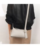 【アンビリオン/UNBILLION】のカシュカシュ cachecache / アシンメトリーバックルショルダー ライトグレー|ID: prp329100004540312 ipo3291000000033536877