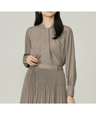 【自由区/JIYU-KU】の【カタログ掲載・セットアップ対応】ライトサテン ブラウス カーキ×オフ|ID: prp329100004541492 ipo3291000000035574710