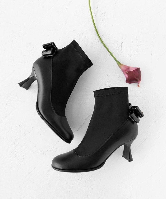 【トッカ/TOCCA】のBACK RIBBON SHORTBOOTS ショートブーツ インテリア・キッズ・メンズ・レディースファッション・服の通販 founy(ファニー) https://founy.com/ ファッション Fashion レディースファッション Fashion for Women 冬 Winter / This Winter おすすめ Recommended / Our Picks エレガント 上品 Elegant ショート Short, Short Length ストレッチ Stretch, Stretchy Fabric ドレス Dress, One-Piece バランス Balance, Style Balance フィット Fit, Slim Fit フェミニン Feminine, Girly リボン Ribbon, Bow A/W・秋冬 Autumn/Winter |ID: prp329100004541540 ipo3291000000032686549
