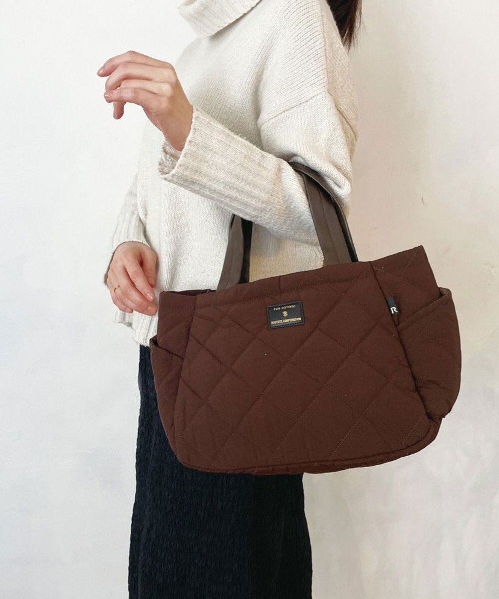 【ルートート/ROOTOTE】の1332【仕切り+自立+撥水】LT.デリ.パルーティ.キルト-C インテリア・キッズ・メンズ・レディースファッション・服の通販 founy(ファニー) 　ファッション　Fashion　レディースファッション　WOMEN　バッグ　Bag　カメラ　Camera　キルティング　Quilting　キルト　Quilt　シンプル　Simple　ハンド　Hand　フォルム　Form　プリント　Print　ボックス　Box　ポケット　Pocket　ランダム　Random　NEW・新作・新着・新入荷　New Arrivals　02:ブラウン|ID: prp329100004541563 ipo3291000000032088238