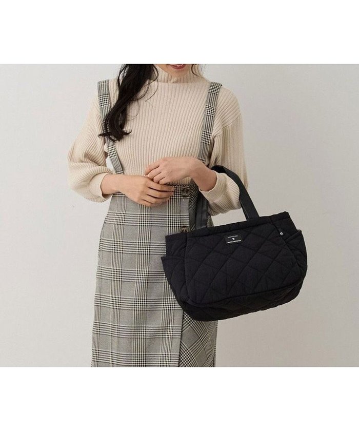 【ルートート/ROOTOTE】の1332【仕切り+自立+撥水】LT.デリ.パルーティ.キルト-C インテリア・キッズ・メンズ・レディースファッション・服の通販 founy(ファニー) https://founy.com/ ファッション Fashion レディースファッション Fashion for Women バッグ Bags カメラ Camera Accessories キルティング Quilted, Quilting キルト Quilt, Quilted Fabric シンプル Simple, Minimal ハンド Hand, Handmade フォルム Silhouette, Form プリント Print, Printed Pattern ボックス Boxy, Box Shape ポケット Pocket, Pocket Detail ランダム Random, Irregular 新作・新入荷 New Arrivals / New In |ID: prp329100004541563 ipo3291000000033677560