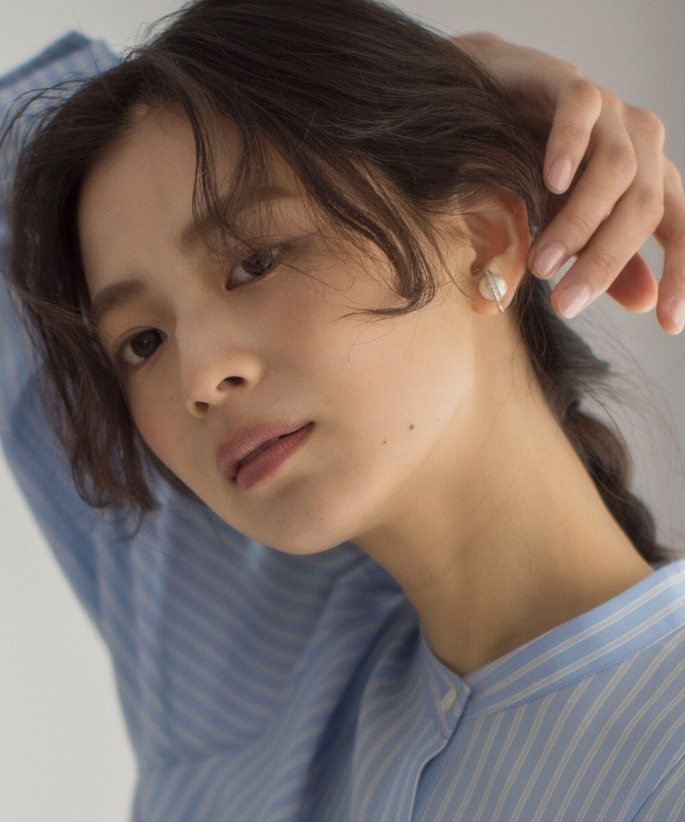 【組曲/KUMIKYOKU】のビジューリングパールイヤリング インテリア・キッズ・メンズ・レディースファッション・服の通販 founy(ファニー) 　ファッション　Fashion　レディースファッション　Fashion for Women　ジュエリー　Jewelry　ファッションリング　Fashion Rings　イヤリング・フープ・ドロップタイプ　Hoop, Drop & Clip Earrings　アクセサリー　Fashion Accessories　イヤリング　Earrings　シリコン　Silicone, Silicone Material　セレモニー　Ceremony　パール　Pearl, Pearl Accent　ビジュー　Bijou, Jewel-like Accent　エレガント 上品　Elegant　ゴールド系|ID: prp329100004541598 ipo3291000000032441092