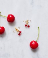 【メゾンドフルール/Maison de FLEUR】のチェリーイヤリング 人気、トレンドファッション・服の通販 founy(ファニー) ファッション Fashion レディースファッション WOMEN ジュエリー Jewelry リング Rings イヤリング Earrings おすすめ Recommend アクセサリー Accessories イヤリング Earrings チェリー Cherry ネックレス Necklace 再入荷 Restock/Back In Stock/Re Arrival |ID:prp329100004542474