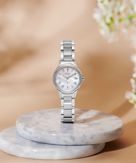 【シチズン/CITIZEN】の【電池交換不要の電波時計】白蝶貝文字板が美しいシンプルでクリーンなウオッチ 人気、トレンドファッション・服の通販 founy(ファニー) ファッション Fashion レディースファッション WOMEN 腕時計 Watch ガラス Glass コーティング Coating シルバー Silver シンプル Simple 時計 Clock エレガント 上品 Elegant |ID:prp329100004543018