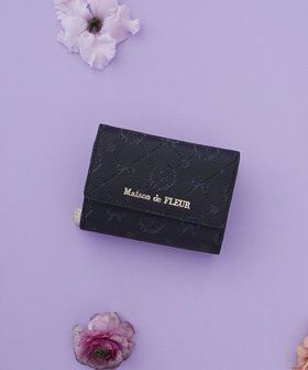 【メゾンドフルール/Maison de FLEUR】のカラーモノグラムウォレット 人気、トレンドファッション・服の通販 founy(ファニー) ファッション Fashion レディースファッション Fashion for Women ミニ財布・二つ折り財布 Wallets & Card Cases 2026年 2026 おすすめ Recommended / Our Picks ウォレット Wallet コンパクト Compact, Small Size チャーム Charm, Pendant ポケット Pocket, Pocket Detail モチーフ Motif, Design Theme ラウンド Round, Round Neck リボン Ribbon, Bow 財布 Wallet, Purse |ID:prp329100004544343