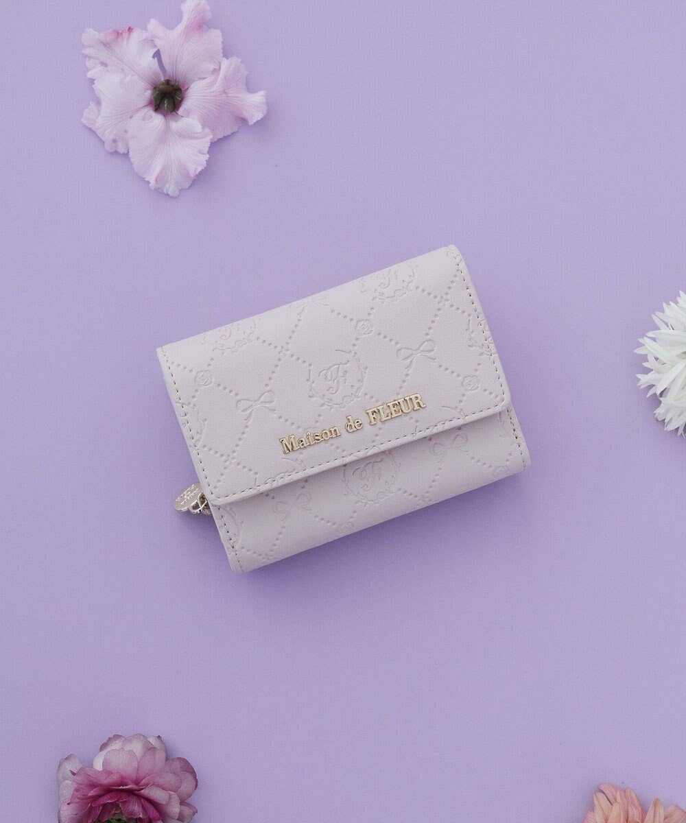【メゾンドフルール/Maison de FLEUR】のカラーモノグラムウォレット インテリア・キッズ・メンズ・レディースファッション・服の通販 founy(ファニー) ファッション Fashion レディースファッション Fashion for Women ミニ財布・二つ折り財布 Wallets & Card Cases 2026年 2026 おすすめ Recommended / Our Picks ウォレット Wallet コンパクト Compact, Small Size チャーム Charm, Pendant ポケット Pocket, Pocket Detail モチーフ Motif, Design Theme ラウンド Round, Round Neck リボン Ribbon, Bow 財布 Wallet, Purse Pink|ID: prp329100004544343 ipo3291000000035648984