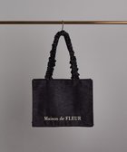 【メゾンドフルール/Maison de FLEUR】のレースフリルハンドルスクエアトートMバッグ 人気、トレンドファッション・服の通販 founy(ファニー) ファッション Fashion レディースファッション Fashion for Women バッグ Bags おすすめ Recommended / Our Picks サテン Satin, Glossy Fabric スクエア Square, Square Shape フォルム Silhouette, Form フリル Frill, Ruffle ポケット Pocket, Pocket Detail レース Lace, Lace Fabric エレガント 上品 Elegant ビジネス 仕事 通勤 Business / Work / Commuting thumbnail Black|ID: prp329100004544543 ipo3291000000033605024