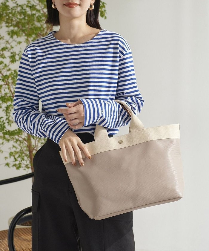【トプカピ/TOPKAPI】の【Breath TOPKAPI】リプルネオレザー A4トートバッグ インテリア・キッズ・メンズ・レディースファッション・服の通販 founy(ファニー) https://founy.com/ ファッション Fashion レディースファッション Ladies' Fashion Online バッグ Bag クール Cool 軽量 Lightweight ショルダー Shoulder シンプル Simple スマート Smart 雑誌 Magazine トラベル Travel 人気 Popularity ビーチ Beach ポーチ Pouch モダン Modern リゾート Resort ワンポイント One Point おすすめ Recommend ビジネス 仕事 通勤 Business |ID: prp329100004544675 ipo3291000000032563569