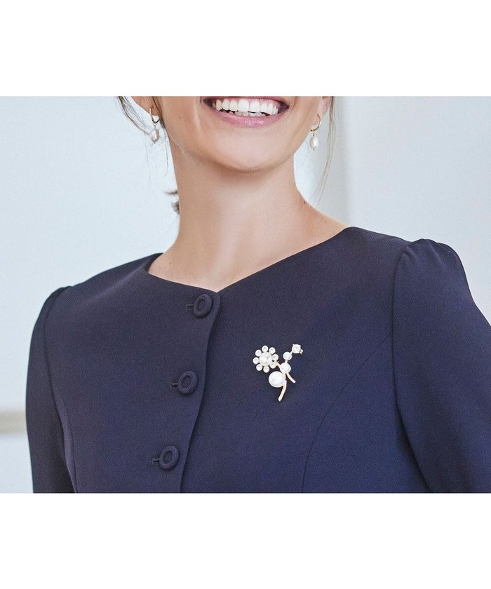 【トッカ/TOCCA】のDAISY FLOWER BROOCH NECKLACE 2WAY ブローチネックレス インテリア・キッズ・メンズ・レディースファッション・服の通販 founy(ファニー) https://founy.com/ ファッション Fashion レディースファッション Fashion for Women ジュエリー Jewelry ネックレス Necklaces & Pendants アクセサリー Fashion Accessories セットアップ Set-Up, Coordinated Outfit チェーン Chain, Chain Strap ネックレス Necklace, Pendant Necklace パール Pearl, Pearl Accent ビジュー Bijou, Jewel-like Accent フォルム Silhouette, Form フォーマル Formal, Dressy ブローチ Brooch, Pin Brooch ポーチ Pouch, Small Case おすすめ Recommended / Our Picks セレモニー Ceremony ギフト プレゼント Gift / Present |ID: prp329100004544730 ipo3291000000033630780