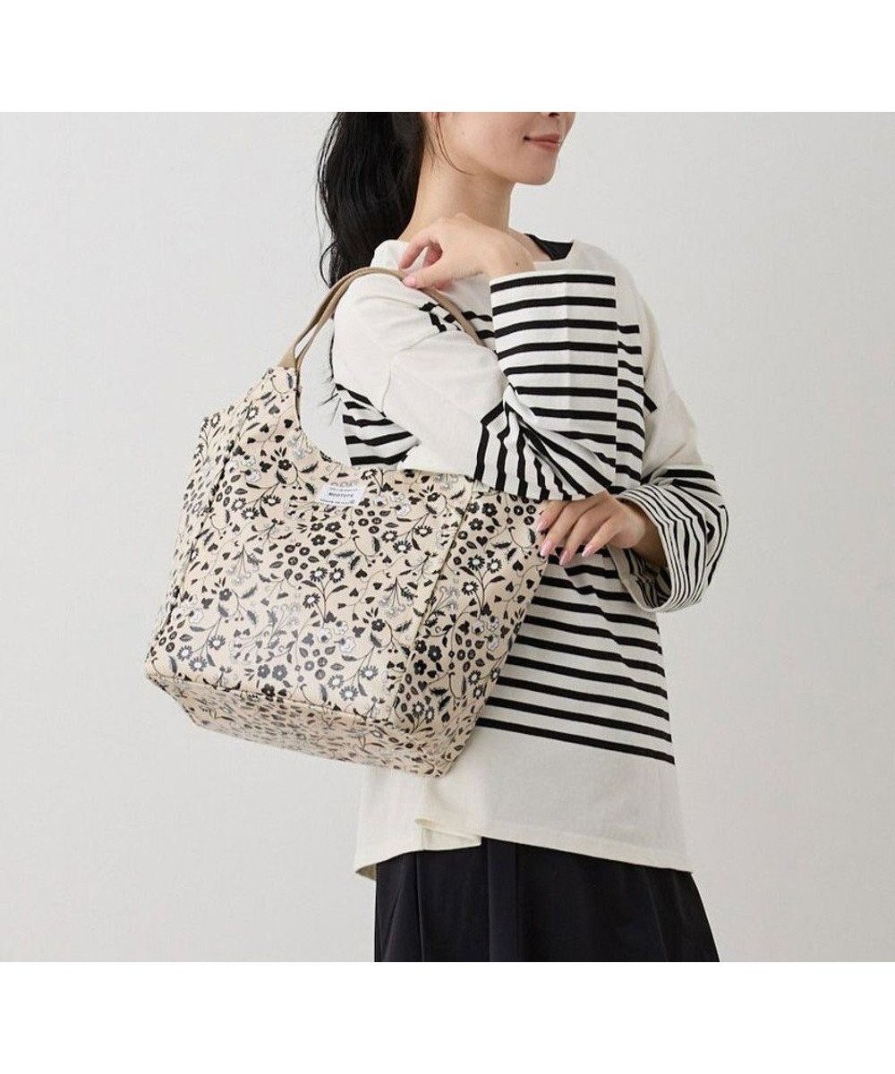 【ルートート/ROOTOTE】の1292【肩掛け】EU.ラウンド.ラミネート-K 人気、トレンドファッション・服の通販 founy(ファニー) 　ファッション　Fashion　レディースファッション　Fashion for Women　バッグ　Bags　インナー　Innerwear　カメラ　Camera Accessories　軽量　Lightweight, Ultra Light　スマホ　Smartphone, Mobile Device　プリント　Print, Printed Pattern　ボックス　Boxy, Box Shape　ポケット　Pocket, Pocket Detail　ポーチ　Pouch, Small Case　モチーフ　Motif, Design Theme　ラウンド　Round, Round Neck　ランダム　Random, Irregular　新作・新入荷　New Arrivals / New In　 other-1|ID: prp329100004544744 ipo3291000000033683178