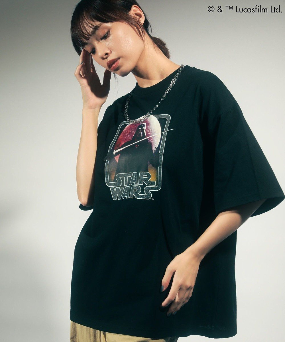【グリーンパークス/Green Parks】のSTAR WARS/グラフィック半袖BIGTEE インテリア・キッズ・メンズ・レディースファッション・服の通販 founy(ファニー) 　ファッション　Fashion　レディースファッション　Fashion for Women　トップス・カットソー　Cut & Sew Tops　シャツ・ブラウス・オフィスカジュアル　Elegant Blouses & Button-Ups　ロングTシャツ・Tシャツ　Longline T-Shirts & Tees　カットソー・ベーシックTシャツ　Cut-and-Sewn Tops / Stretch Tees & Basics　カットソー　Cut and Sewn Top　キャラクター　Character, Licensed Characters　グラフィック　Graphic, Graphic Design　トレンド　Trend, Trending Now　フェミニン　Feminine, Girly　ポケット　Pocket, Pocket Detail　半袖　Short Sleeve, Half Sleeve　夏　Summer　春　Spring　S/S・春夏　SS, Spring/Summer, Warm Season　Black|ID: prp329100004544855 ipo3291000000032656613