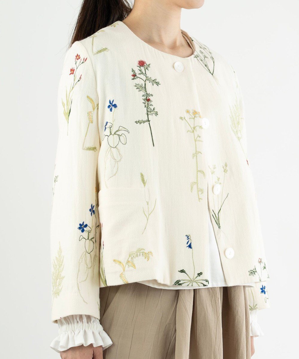 【ムーク/muuc】のボタニカル刺繍のジャケット インテリア・キッズ・メンズ・レディースファッション・服の通販 founy(ファニー) 　ファッション　Fashion　レディースファッション　Fashion for Women　アウター　Coat / Outerwear Collection　レディースジャケット・軽アウター　Jackets　ノーカラージャケット / シンプル上品コーデ　Collarless Jackets　カーディガン　Cardigan, Knitwear　ショート　Short, Short Length　ジャケット　Jacket, Outerwear　ダウン　Down, Puffer　テクスチャー　Texture, Textured Fabric　デニム　Denim, Jeans Material　定番　Standard, Basic Item　パイピング　Piping, Trim Design　ボタニカル　Botanical, Floral Pattern　モチーフ　Motif, Design Theme　A/W・秋冬　Autumn/Winter　S/S・春夏　SS, Spring/Summer, Warm Season　おすすめ　Recommended / Our Picks　夏　Summer　エレガント 上品　Elegant　ホワイト|ID: prp329100004544984 ipo3291000000033670667