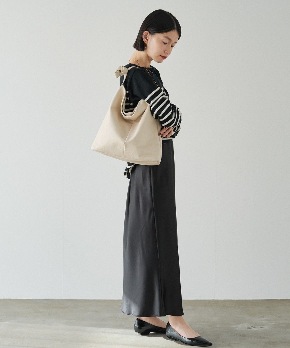 【ラシット/russet】のソフトレザーワンショルダーバッグ(CE-1506) インテリア・キッズ・メンズ・レディースファッション・服の通販 founy(ファニー) 　雑誌掲載アイテム　Magazine Items　ファッション雑誌　Fashion Magazines　クラッシィ　CLASSY.　ファッション　Fashion　レディースファッション　Ladies' Fashion Online　5月号　May Issue　傘　Umbrella　ショルダー　Shoulder　財布　Wallet　雑誌　Magazine　チャーム　Charm　トレンド　Trend　定番　Standard　ポケット　Pocket　再入荷　Restock/Back In Stock/Re Arrival　おすすめ　Recommend　日本製　Made In Japan　ビジネス 仕事 通勤　Business　2025年　2025　2025春夏・S/S　Ss,Spring/Summer,2025　Ivory|ID: prp329100004547750 ipo3291000000032541858
