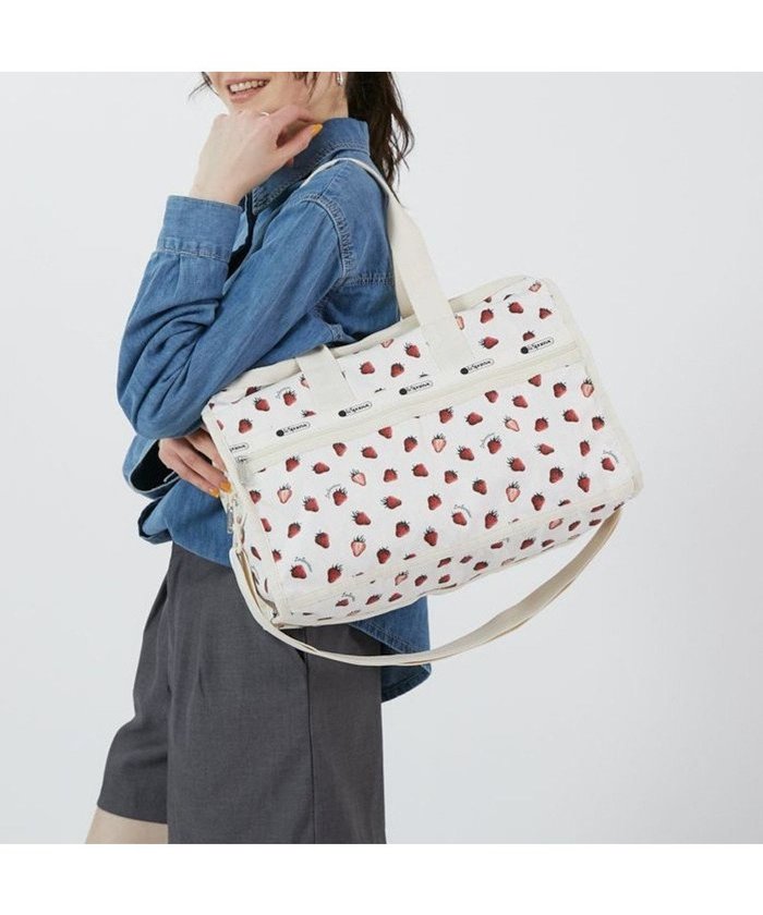 【レスポートサック/LeSportsac】のDELUXE MED WEEKENDER/ビタースウィートベリー インテリア・キッズ・メンズ・レディースファッション・服の通販 founy(ファニー) https://founy.com/ ファッション Fashion レディースファッション Fashion for Women トラベル Travel, Travel Gear プリント Print, Printed Pattern ボストンバッグ Boston Bag, Retro Bag ポケット Pocket, Pocket Detail リネン Linen, Linen Fabric 旅行 Travel |ID: prp329100004547836 ipo3291000000033708488