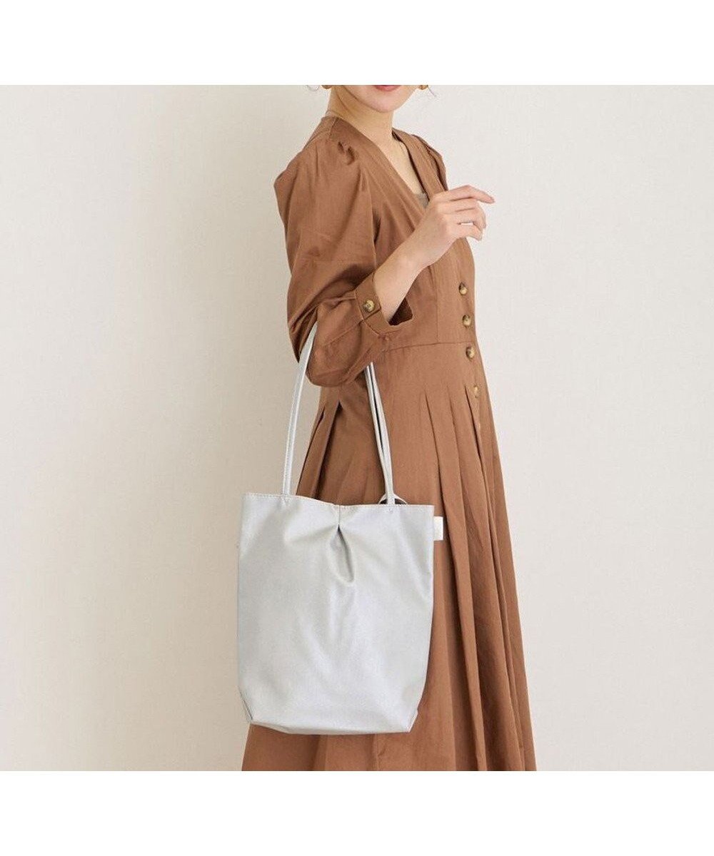 【ルートート/ROOTOTE】の1142【A4収納サイズ】LT.アーキャトル_ルーパンセ-A インテリア・キッズ・メンズ・レディースファッション・服の通販 founy(ファニー) 　ファッション　Fashion　レディースファッション　WOMEN　バッグ　Bag　カメラ　Camera　軽量　Lightweight　フィット　Fit　フェイクレザー　Faux Leather　ポケット　Pocket　ポーチ　Pouch　エレガント 上品　Elegant　NEW・新作・新着・新入荷　New Arrivals　ビジネス 仕事 通勤　Business　02:シルバー|ID: prp329100004547990 ipo3291000000032140299