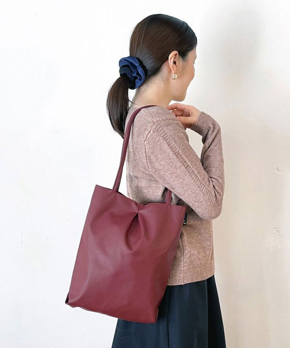 【ルートート/ROOTOTE】の1142【A4収納サイズ】LT.アーキャトル_ルーパンセ-A インテリア・キッズ・メンズ・レディースファッション・服の通販 founy(ファニー) 　ファッション　Fashion　レディースファッション　WOMEN　バッグ　Bag　カメラ　Camera　軽量　Lightweight　フィット　Fit　フェイクレザー　Faux Leather　ポケット　Pocket　ポーチ　Pouch　エレガント 上品　Elegant　NEW・新作・新着・新入荷　New Arrivals　ビジネス 仕事 通勤　Business　06:バーガンディー|ID: prp329100004547990 ipo3291000000032140304