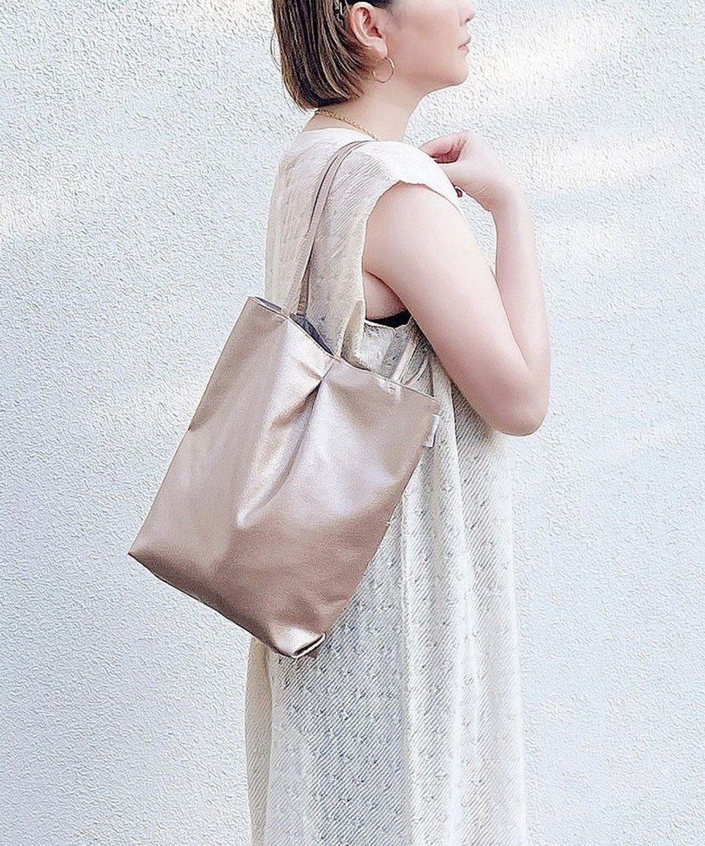 【ルートート/ROOTOTE】の1142【A4収納サイズ】LT.アーキャトル_ルーパンセ-A インテリア・キッズ・メンズ・レディースファッション・服の通販 founy(ファニー) ファッション Fashion レディースファッション Fashion for Women バッグ Bags カメラ Camera Accessories 軽量 Lightweight, Ultra Light フィット Fit, Slim Fit フェイクレザー Faux Leather, PU Leather ポケット Pocket, Pocket Detail ポーチ Pouch, Small Case エレガント 上品 Elegant 新作・新入荷 New Arrivals / New In ビジネス 仕事 通勤 Business / Work / Commuting 01:シャンパンゴールド|ID: prp329100004547990 ipo3291000000034287992