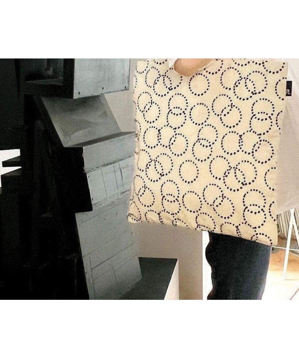 【ルートート/ROOTOTE】の6453【A4サイズ収納】RO.トール.フラット.モダン-A インテリア・キッズ・メンズ・レディースファッション・服の通販 founy(ファニー) 　ファッション　Fashion　レディースファッション　Ladies' Fashion Online　バッグ　Bag　カメラ　Camera　コンパクト　Compact　軽量　Lightweight　財布　Wallet　ネコ　Cat　フラット　Flat　プリント　Print　ポケット　Pocket　モダン　Modern　モノトーン　Monotone　ランダム　Random　NEW・新作・新着・新入荷　New Arrivals　01:スパークル|ID: prp329100004548083 ipo3291000000032676394