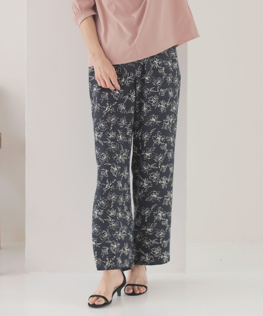 【ジェイ プレス/J.PRESS】の【洗える】ラインフラワープリント ワイドパンツ 人気、トレンドファッション・服の通販 founy(ファニー) 　ファッション　Fashion　レディースファッション　Fashion for Women　パンツ　Pants & Trousers　ドレープ　Drape, Draping Fabric　フラワー　Flower, Floral　プリント　Print, Printed Pattern　モチーフ　Motif, Design Theme　リラックス　Relax, Relaxed Fit　ワイド　Wide, Wide Fit　エレガント 上品　Elegant　夏　Summer　春　Spring　S/S・春夏　SS, Spring/Summer, Warm Season　洗える　Machine Washable　 other-1|ID: prp329100004548307 ipo3291000000032651869