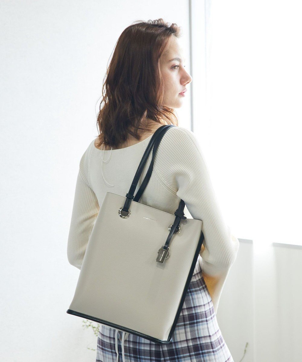 【スタイルコード/STYLE CODE】の【MERCURYDUO/マーキュリーデュオ】メタルアイレット 縦長トートバッグ 推し活ラージバッグ 縦長ショルダーバッグ インテリア・キッズ・メンズ・レディースファッション・服の通販 founy(ファニー) 　ファッション　Fashion　レディースファッション　Fashion for Women　バッグ　Bags　フェミニン　Feminine, Girly　フォーマル　Formal, Dressy　ポケット　Pocket, Pocket Detail　再入荷　Restock / Back in Stock　エレガント 上品　Elegant　アイボリー|ID: prp329100004548975 ipo3291000000034177970