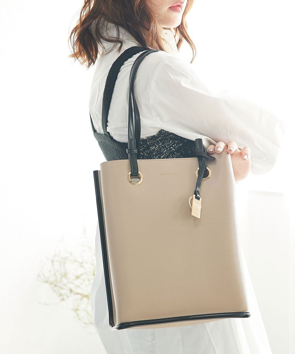 【スタイルコード/STYLE CODE】の【MERCURYDUO/マーキュリーデュオ】メタルアイレット 縦長トートバッグ 推し活ラージバッグ 縦長ショルダーバッグ インテリア・キッズ・メンズ・レディースファッション・服の通販 founy(ファニー) 　ファッション　Fashion　レディースファッション　Fashion for Women　バッグ　Bags　フェミニン　Feminine, Girly　フォーマル　Formal, Dressy　ポケット　Pocket, Pocket Detail　再入荷　Restock / Back in Stock　エレガント 上品　Elegant　ベージュ|ID: prp329100004548975 ipo3291000000034177974