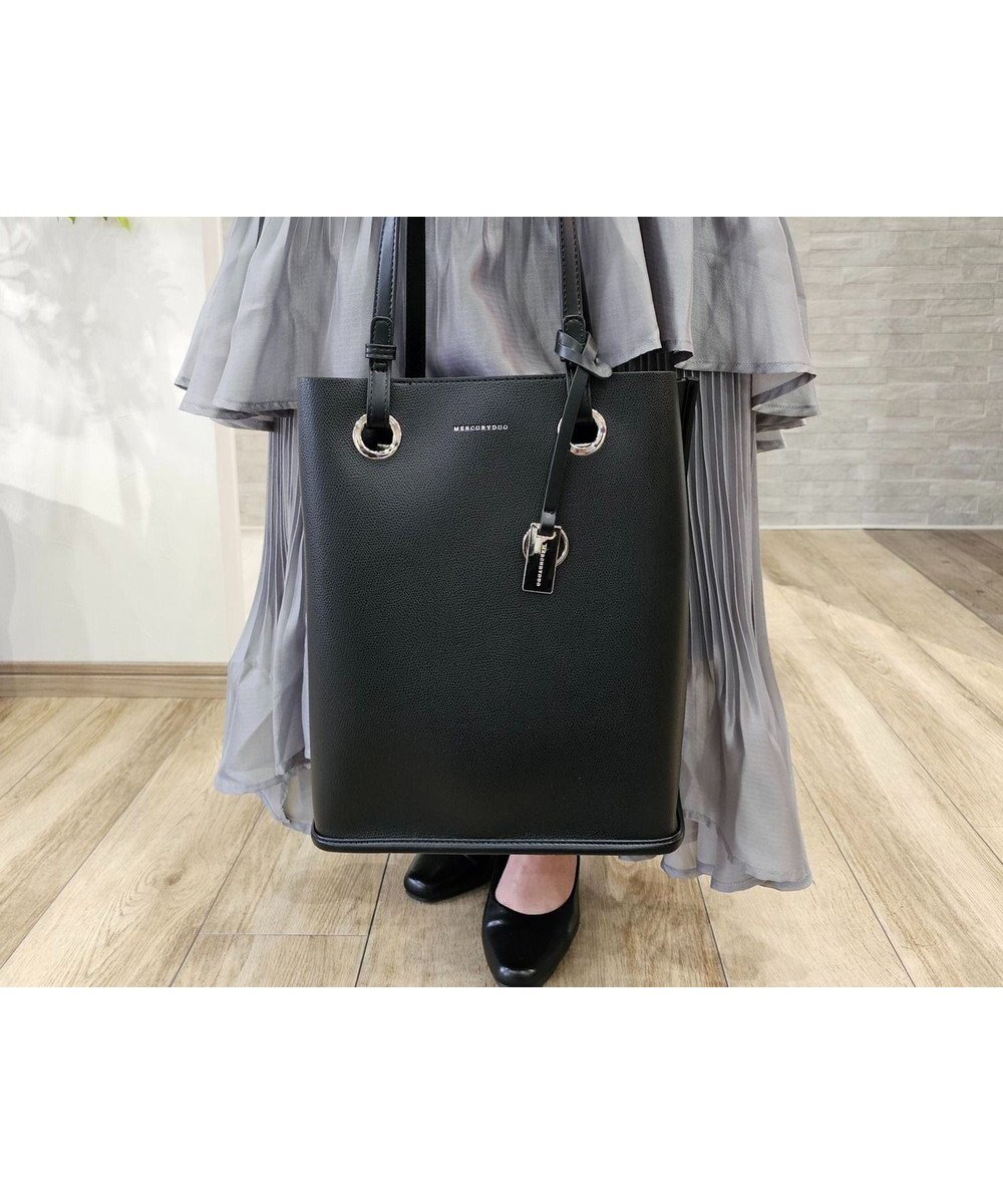 【スタイルコード/STYLE CODE】の【MERCURYDUO/マーキュリーデュオ】メタルアイレット 縦長トートバッグ 推し活ラージバッグ 縦長ショルダーバッグ インテリア・キッズ・メンズ・レディースファッション・服の通販 founy(ファニー) 　ファッション　Fashion　レディースファッション　Fashion for Women　バッグ　Bags　フェミニン　Feminine, Girly　フォーマル　Formal, Dressy　ポケット　Pocket, Pocket Detail　再入荷　Restock / Back in Stock　エレガント 上品　Elegant　ブラック|ID: prp329100004548975 ipo3291000000034177976