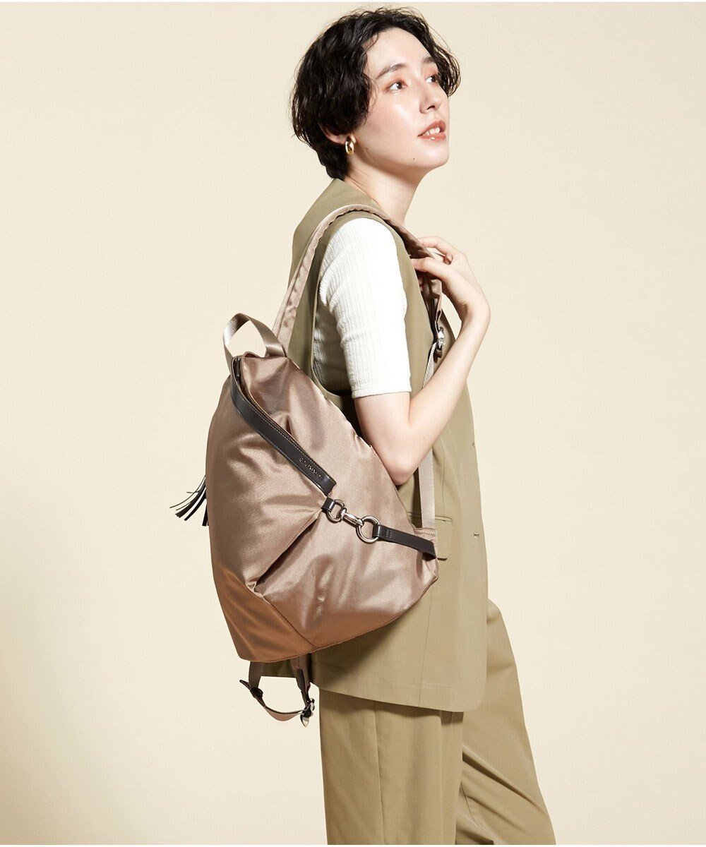 【ラ バガジェリー/LA BAGAGERIE】の【復刻リニューアル】口折れタッセル付きリュックサック Sサイズ インテリア・キッズ・メンズ・レディースファッション・服の通販 founy(ファニー) 　ファッション　Fashion　レディースファッション　Fashion for Women　バッグ　Bags　シンプル　Simple, Minimal　スマート　Smart, Elegant　タッセル　Tassel, Fringe　ポケット　Pocket, Pocket Detail　リュック　Backpack, Rucksack　ベージュ|ID: prp329100004549324 ipo3291000000034316404