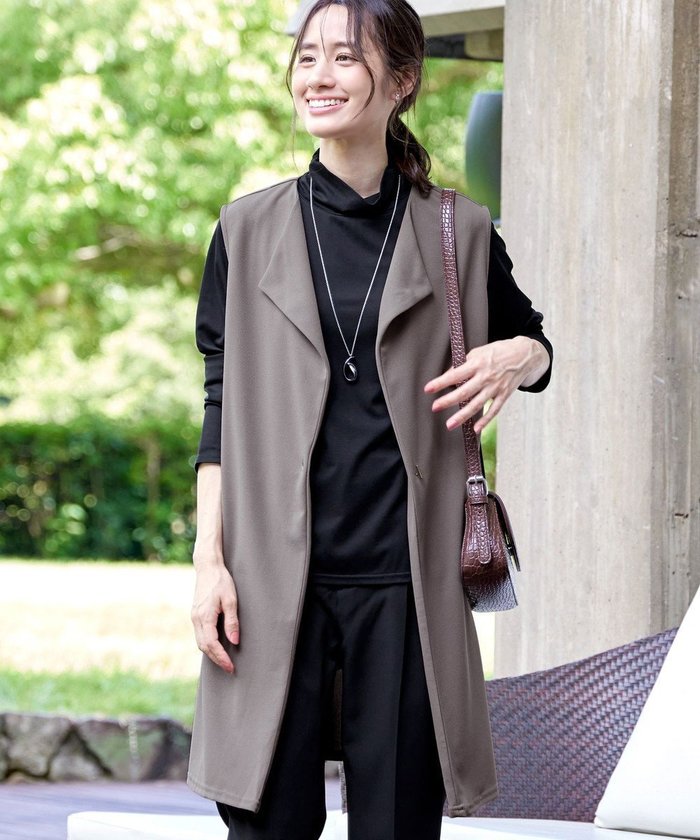 【ティアクラッセ/Tiaclasse】の【洗える】バックタックロングジレ インテリア・キッズ・メンズ・レディースファッション・服の通販 founy(ファニー) https://founy.com/ ファッション Fashion レディースファッション Fashion for Women アウター Coat / Outerwear Collection レディースジャケット・軽アウター Jackets ウォッシャブル Machine Washable 春 Spring 洗える Machine Washable 秋 Autumn カーディガン Cardigan, Knitwear シューズ Shoes, Footwear シンプル Simple, Minimal ジャケット Jacket, Outerwear スリット Slit, Slit Detail チュニック Tunic, Long Top ノースリーブ Sleeveless, No-Sleeve ベスト Vest, Waistcoat ポケット Pocket, Pocket Detail 無地 Plain, Solid Color ロング Long, Long-Length S/S・春夏 SS, Spring/Summer, Warm Season 再入荷 Restock / Back in Stock 夏 Summer 新作・新入荷 New Arrivals / New In |ID: prp329100004549331 ipo3291000000033647752